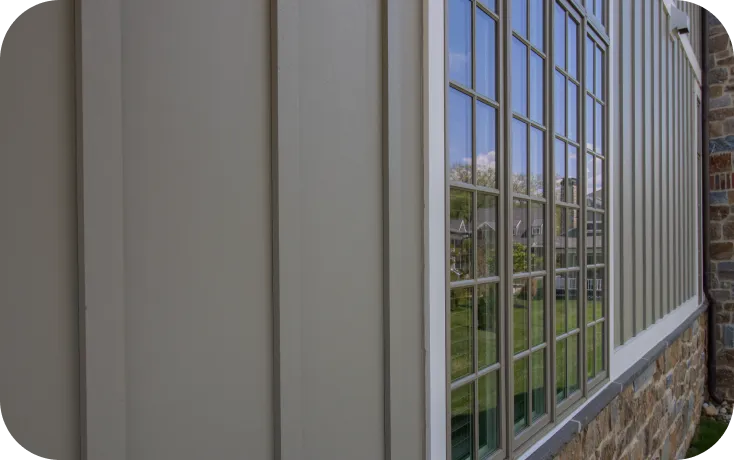 James Hardie<br />
board-and-batten siding