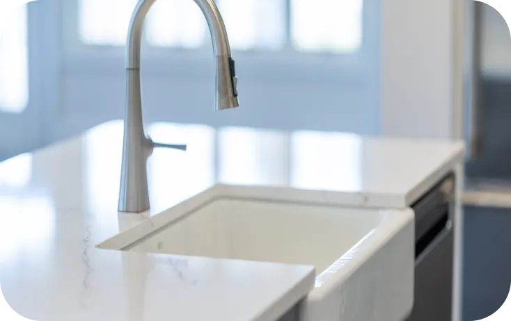 Granite or quartz<br />
countertops
